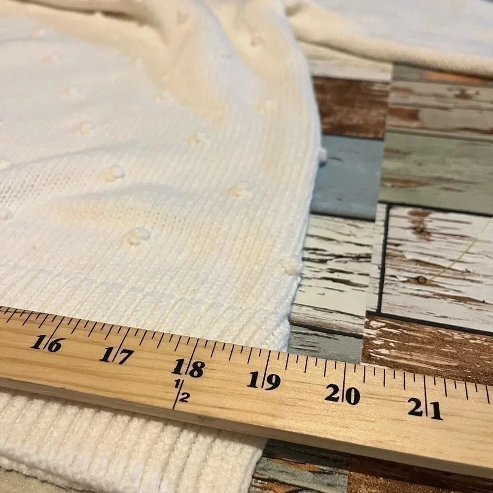 Old Navy cream king sweater with popcorn detail on front - Medium - Picture 11 of 13